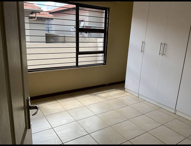 3 BEDROOM FREEHOLD FOR SALE IN SAGEWOOD